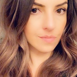 Meet your Posher, Alejandra